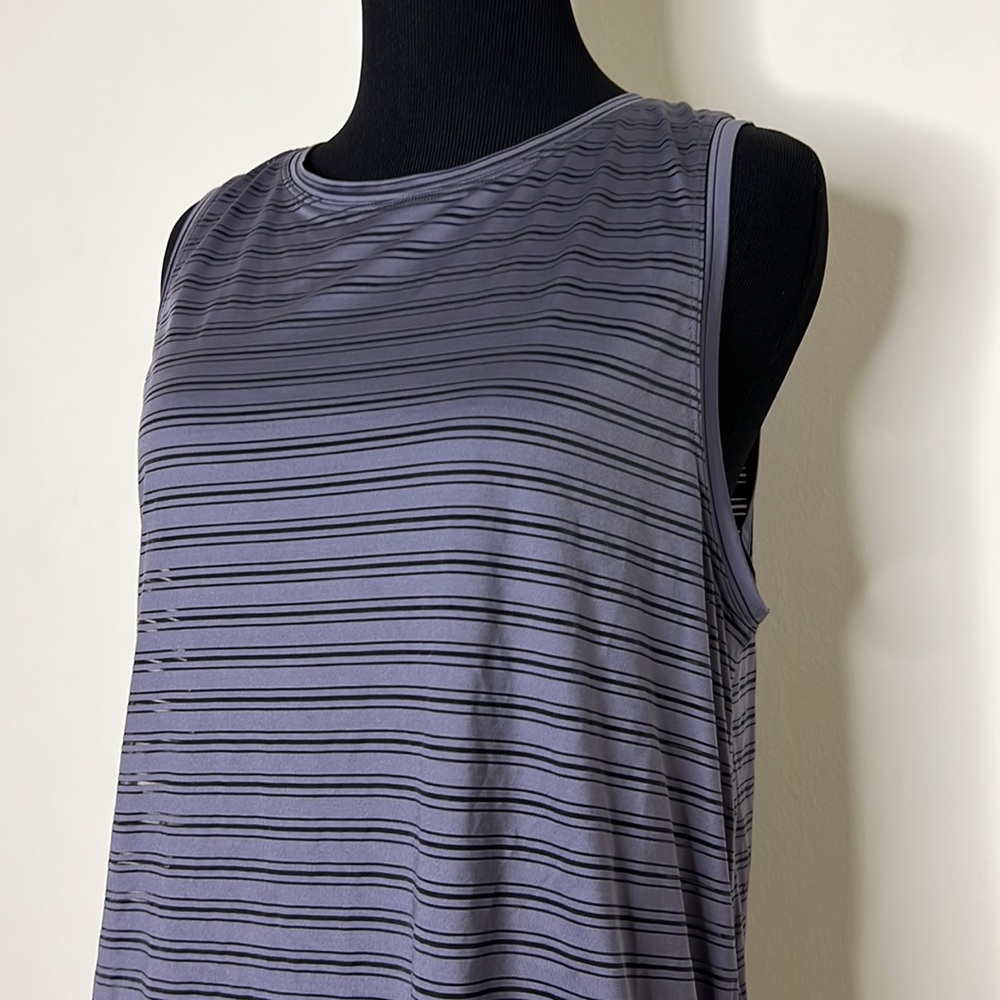 LULULEMON Meet Halfway Tank *Striped
In Moonwalk S - Picture 6 of 10